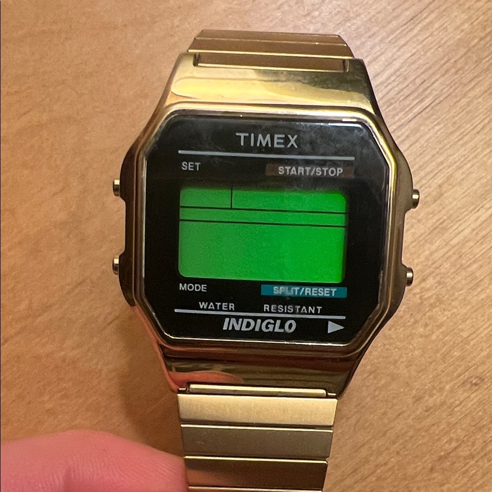 TIMEX 80’s Gold Watch